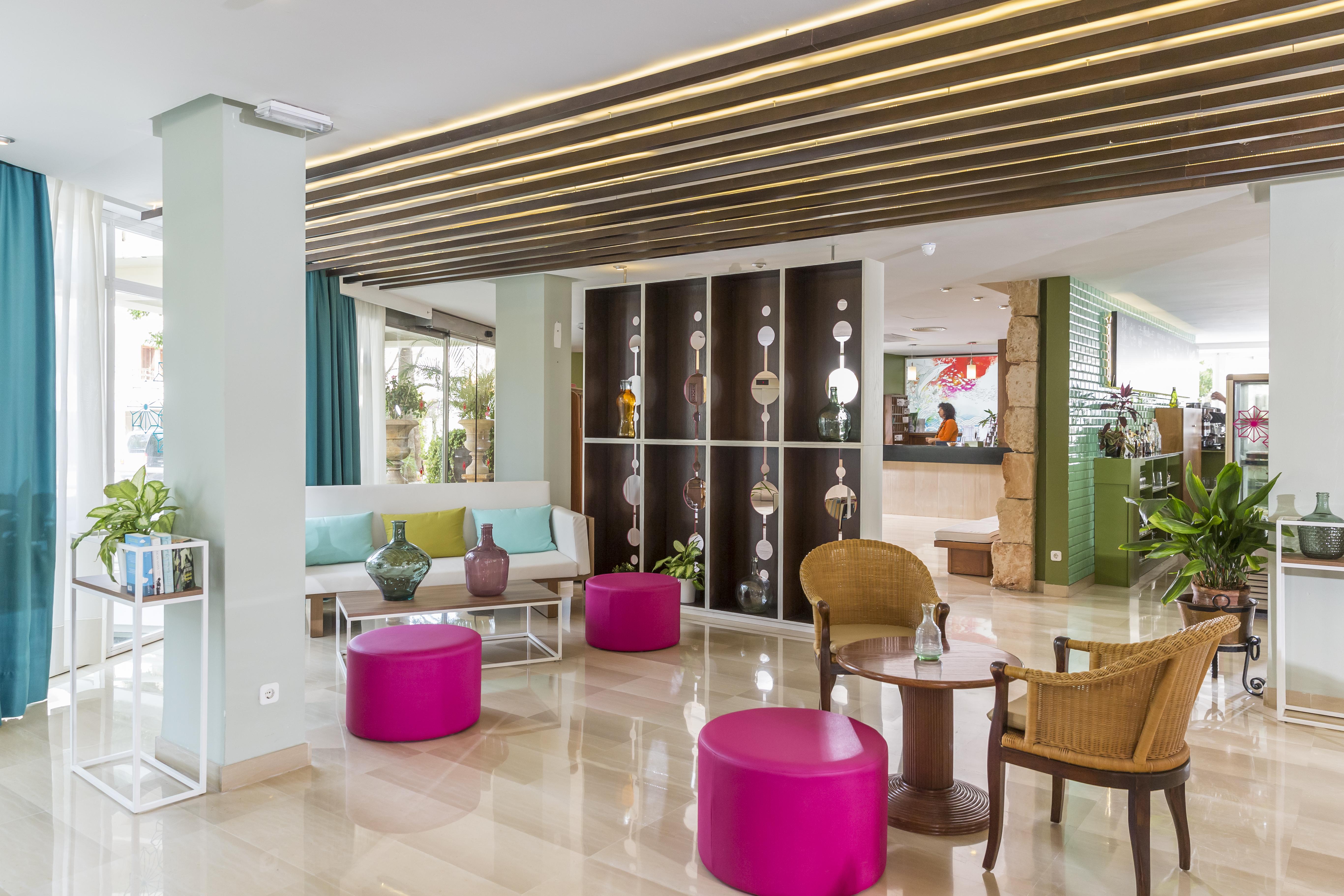 Cabot Cap De Mar Hotel Кала Бона Екстериор снимка