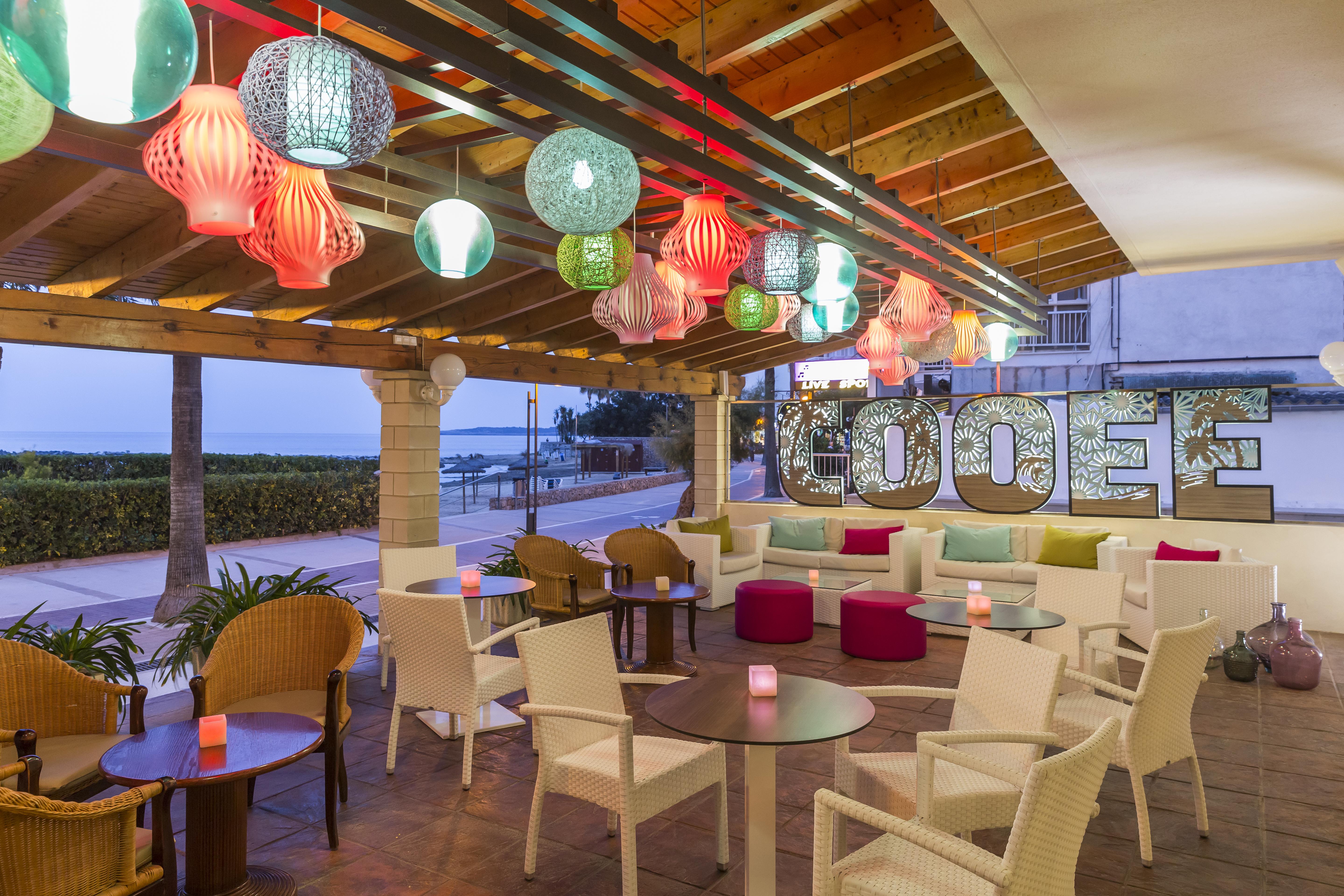 Cabot Cap De Mar Hotel Кала Бона Екстериор снимка