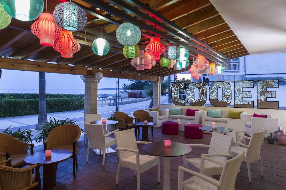 Cabot Cap De Mar Hotel Кала Бона Екстериор снимка