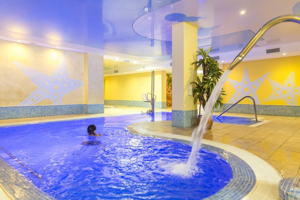 Cabot Cap De Mar Hotel Кала Бона Екстериор снимка