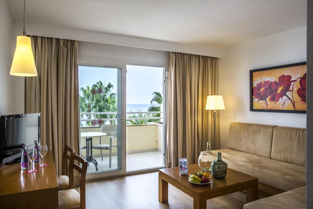 Cabot Cap De Mar Hotel Кала Бона Екстериор снимка